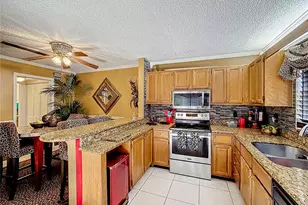 1458 N Lawnwood Cir, Fort Pierce, FL 34950 - Photo 10