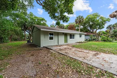 1087 Swan Street, Melbourne, FL 32935 - Photo 2