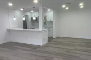 113 W Division St, Winter Garden, FL 34787 - Photo 2