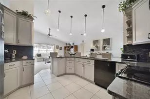2382 Queenswood Cir, Kissimmee, FL 34743 - Photo 16