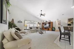 2382 Queenswood Cir, Kissimmee, FL 34743 - Photo 10