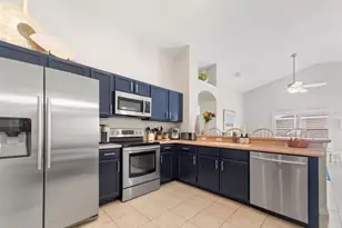 2916 Blooming Alamanda Loop, Kissimmee, FL 34747 - Photo 10