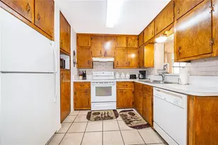 7 S Thacker Ave, Kissimmee, FL 34741 - Photo 8