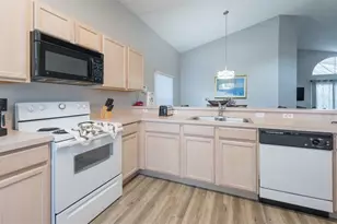 211 Aylesbury Ln, Davenport, FL 33837 - Photo 2