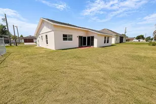 766 Maderia Ct, Kissimmee, FL 34758 - Photo 2