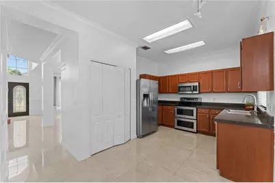617 Lakescape Court, Orlando, FL 32828 - Photo 10
