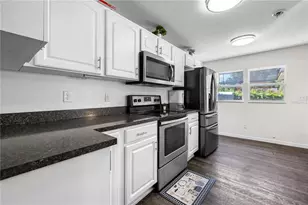 117 W Strickland St, Plant City, FL 33563 - Photo 8