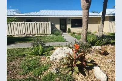 11352 W Bayshore Drive, Crystal River, FL 34429 - Photo 1
