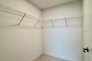 77 SE 5th St, Miami, FL 33131 - Photo 4