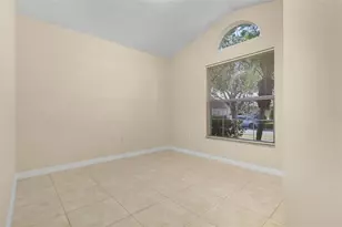 2546 Crown Ridge Cir, Kissimmee, FL 34744 - Photo 4