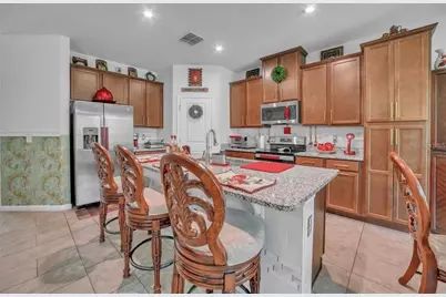289 Siesta Vista Court, Davenport, FL 33896 - Photo 4