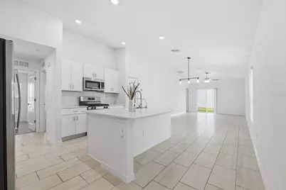 35298 Ackley Trace, Zephyrhills, FL 33541 - Photo 6