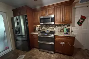 131 E 39th St, Hialeah, FL 33013 - Photo 14