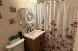 131 E 39th St, Hialeah, FL 33013 - Photo 18