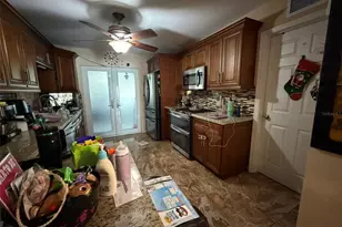 131 E 39th St, Hialeah, FL 33013 - Photo 12