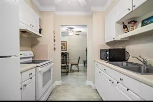 250 NE 20th St, Boca Raton, FL 33431 - Photo 8