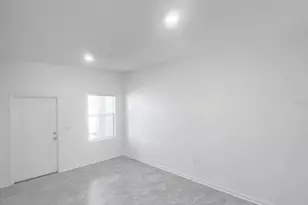 2562 Skyline Loop, Kissimmee, FL 34758 - Photo 2