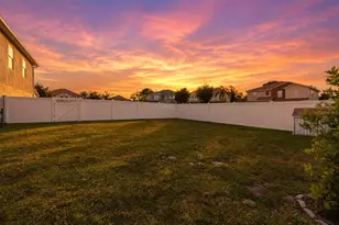 831 Neptune Pointe Ln, Kissimmee, FL 34744 - Photo 4