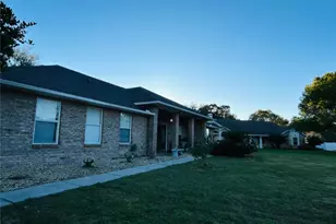 2396 Nightingale Ln, Kissimmee, FL 34746 - Photo 16
