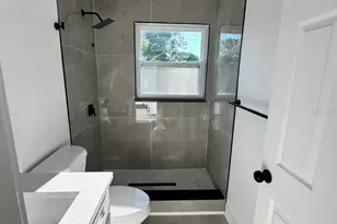 2148 Catalina Dr N, Clearwater, FL 33763 - Photo 16