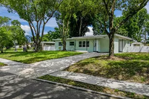 1435 Eden Dr, Apopka, FL 32703 - Photo 2