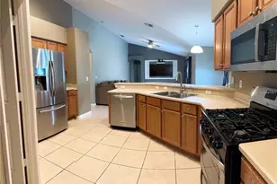16016 Blossom Hill Loop, Clermont, FL 34714 - Photo 2