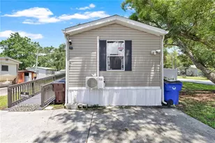 2000 Palm St, Saint Cloud, FL 34769 - Photo 2