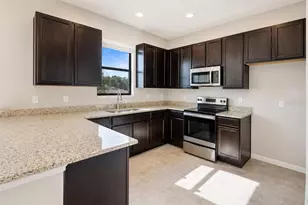 9175 Chandler Dr, Groveland, FL 34736 - Photo 2