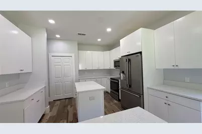 3839 Eagle Isle Circle, Kissimmee, FL 34746 - Photo 12