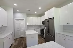3839 Eagle Isle Cir, Kissimmee, FL 34746 - Photo 12