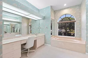 1543 Waterford Dr, Venice, FL 34292 - Photo 24