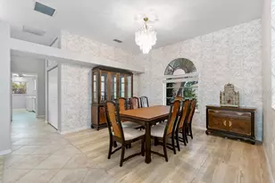 1543 Waterford Dr, Venice, FL 34292 - Photo 14