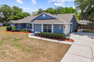5978 Ed Harris Ct, Saint Cloud, FL 34771 - Photo 2