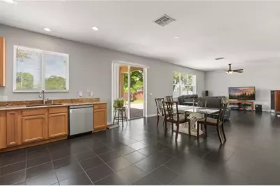 10048 Stratford Pointe Avenue, Orlando, FL 32832 - Photo 16