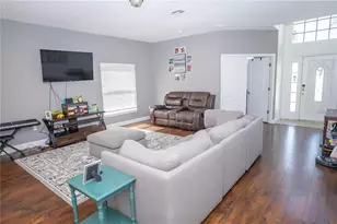 2268 Victoria Falls Dr, Orlando, FL 32824 - Photo 2
