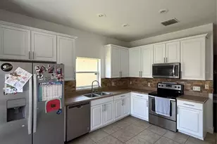 2268 Victoria Falls Dr, Orlando, FL 32824 - Photo 4