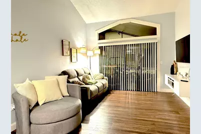 2165 Castle Point #2165, Winter Haven, FL 33880 - Photo 4