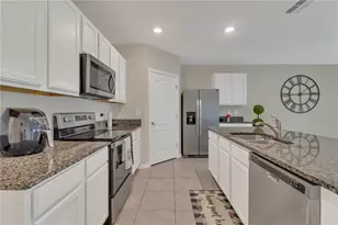 452 Noble Ave, Davenport, FL 33837 - Photo 6