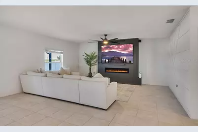 1033 Calico Pointe Circle, Groveland, FL 34736 - Photo 10