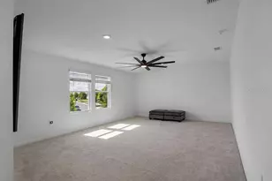 1033 Calico Pointe Cir, Groveland, FL 34736 - Photo 20