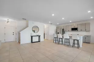 1033 Calico Pointe Cir, Groveland, FL 34736 - Photo 6