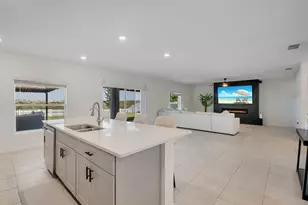 1033 Calico Pointe Cir, Groveland, FL 34736 - Photo 16