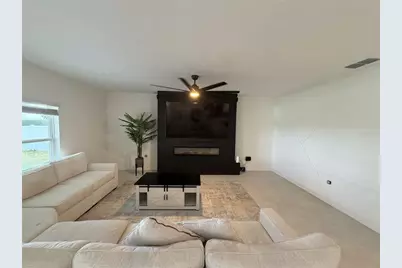 1033 Calico Pointe Circle, Groveland, FL 34736 - Photo 10