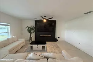 1033 Calico Pointe Cir, Groveland, FL 34736 - Photo 10