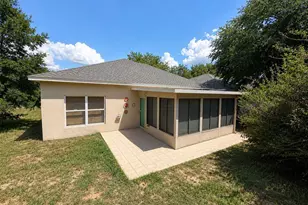 1333 Kellogg Dr, Tavares, FL 32778 - Photo 4