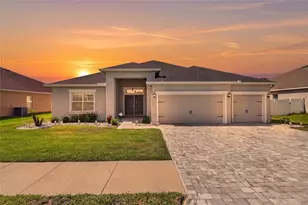319 Travelers Creek Dr, Auburndale, FL 33823 - Photo 2