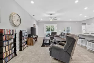 319 Travelers Creek Dr, Auburndale, FL 33823 - Photo 10