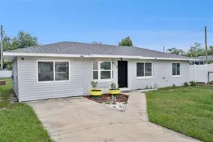 210 E Palm St, Davenport, FL 33837 - Photo 2