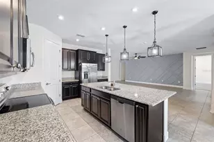 3910 Redfin Pl, Kissimmee, FL 34746 - Photo 2