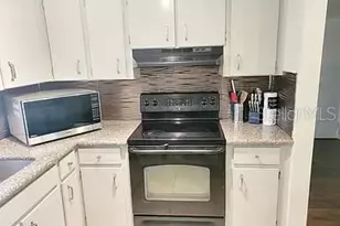 3451 79th St N, Saint Petersburg, FL 33710 - Photo 10